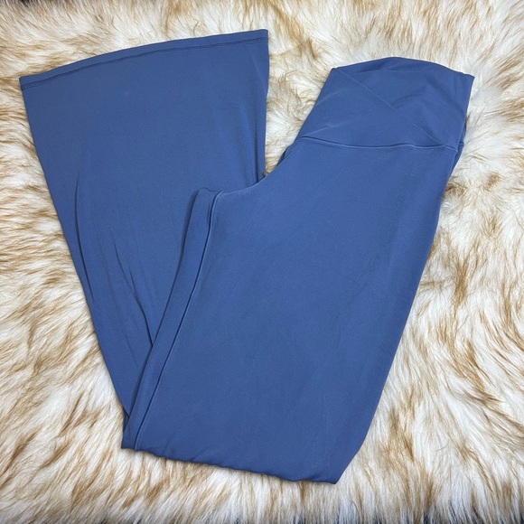 Offline by Aerie Real Me High-Rise Flare Pants
Size: XL - Picture 1 of 2